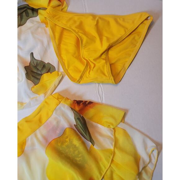 Vicki Vicki 4 Piece Floral Bikini With Matching Skirt & Cover Up ( 4pcs) Size S - Picture 3 of 6